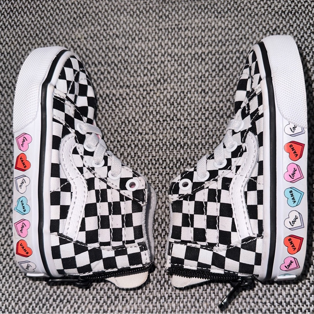VANs (Candy Hearts) Black and White (Toddler)